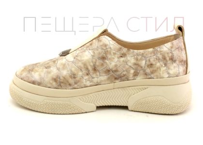 Pantofi casual de dama din piele naturala lacuita cu model "croco" in negru - Model Sabrina.