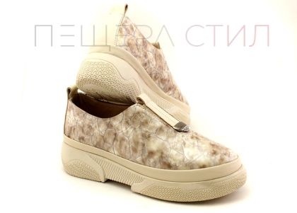 Pantofi casual de dama din piele naturala lacuita cu model "croco" in negru - Model Sabrina.