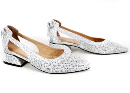 Pantofi damă Aria Flow albi din piele naturală perforată cu toc mic
