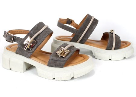 Alvera Mode – sandale damă din velur natural negru cu talpă masivă