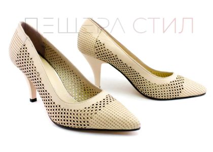 Pantofi elegantă de femei cu perforație în bej, model Betty