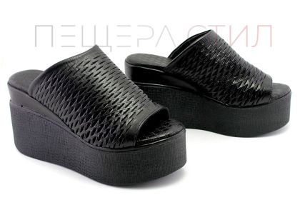 Saboți de damă pe platformă în negru - Model Nereya.