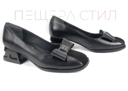 Pantofi damă Eleganza Viva Black Edition din piele naturală și velur negru cu fundiță și toc jos elegant.