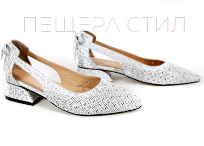 Pantofi damă Aria Flow albi din piele naturală perforată cu toc mic