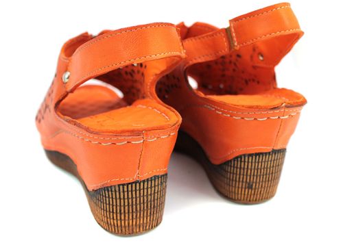 Sandale de damă din piele naturală cu perforare în portocaliu M-126 OR