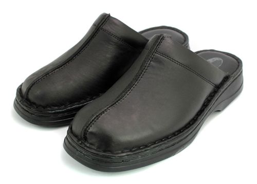 Saboti barbati din piele naturală de culoare neagră cu talpă cusută K 030 CH