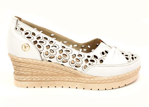 Pantofi de vara de dama cu perforare 400 B realizati integral din piele naturala