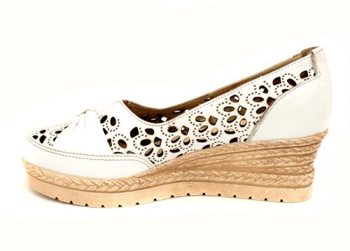 Pantofi de vara de dama cu perforare 400 B realizati integral din piele naturala