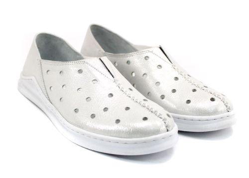 Pantofi de dama din piele naturala de culoare alb satinat M-310 B