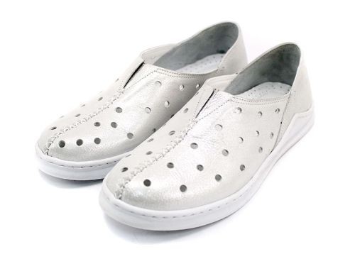 Pantofi de dama din piele naturala de culoare alb satinat M-310 B