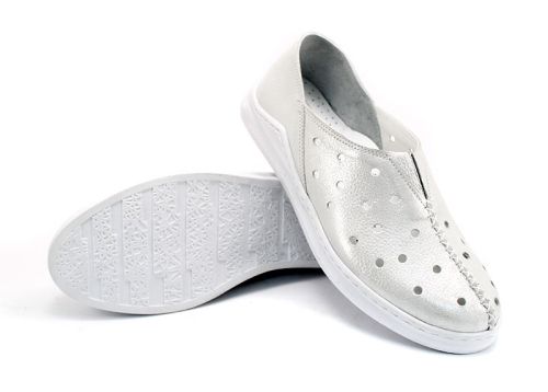 Pantofi de dama din piele naturala de culoare alb satinat M-310 B