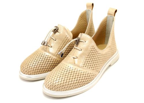 Pantofi de vara pentru femei cu perforatie din satin bej 464-55 BJ