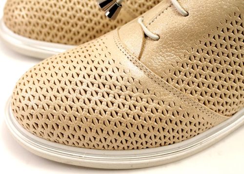 Pantofi de vara pentru femei cu perforatie din satin bej 464-55 BJ