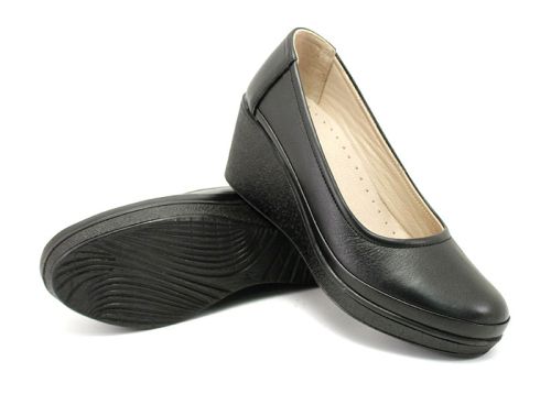 Pantofi pentru femei din piele neagră - Model 2300 CH