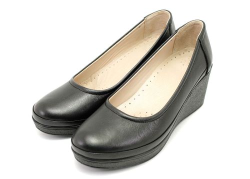 Pantofi pentru femei din piele neagră - Model 2300 CH