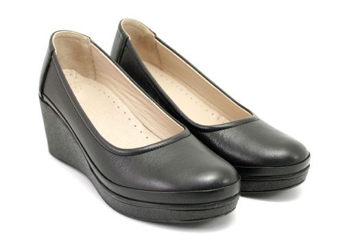 Pantofi pentru femei din piele neagră - Model 2300 CH