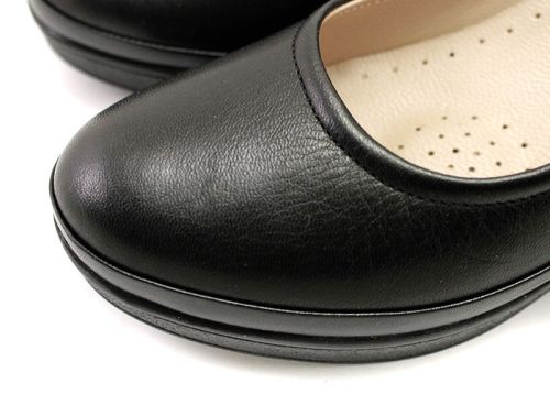 Pantofi pentru femei din piele neagră - Model 2300 CH