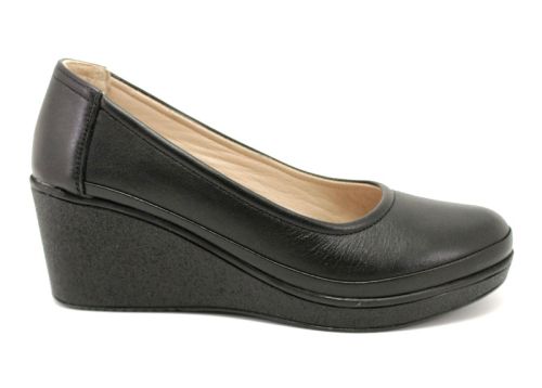 Pantofi pentru femei din piele neagră - Model 2300 CH