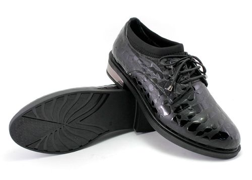 Pantofi din piele pentru femei în negru 8011 CH