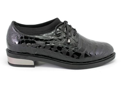 Pantofi din piele pentru femei în negru 8011 CH