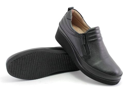 Pantofi din piele pentru femei în negru 020 CH