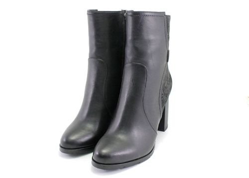 Botine de damă din piele naturală în negru 316 CH
