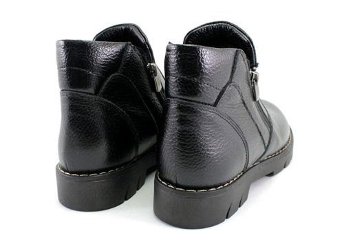 Ghete de damă din piele naturală în negru 820 CH