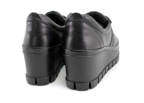 Pantofi de dama din piele pentru femei în negru 7630 CH