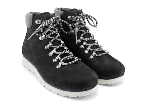 Cizme barbati din nubuc natural in culoarea neagra, model Diesel.