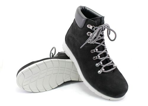 Cizme barbati din nubuc natural in culoarea neagra, model Diesel.