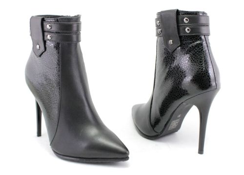 Botine elegante de damă din piele naturală și lac natural cu fermoar lateral negru, model Astra.