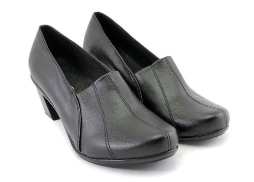 Pantofi de damă cu toc negru model 11.