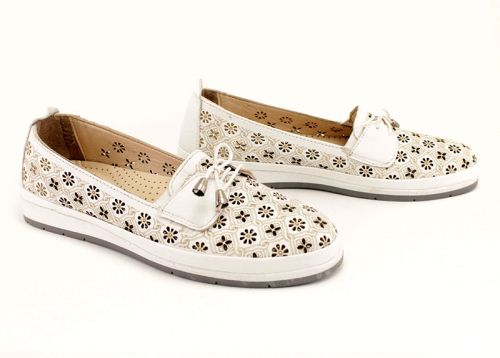 Pantofi casual dama cu perforație albă - Model Denitsa