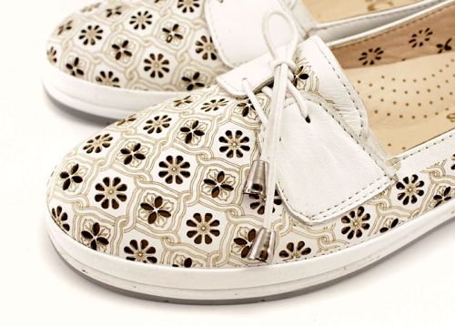 Pantofi casual dama cu perforație albă - Model Denitsa