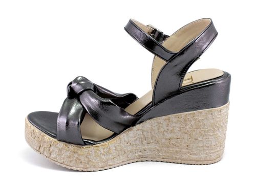 Sandale cu platforma inalta pentru femei in negru - Model Veronica