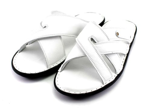 Papuci barbati din piele naturala alba - model Batoya.
