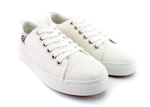 Tenisi pentru dama, intr-o singura culoare, toti in alb M-26 B