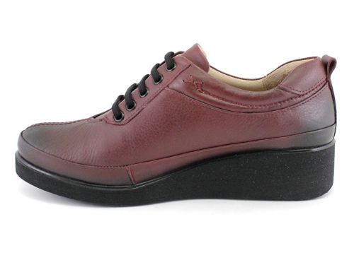 Pantofi de damă din piele naturală în burgund, model Nika.