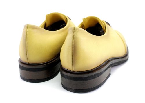 Pantofi casual pentru femei, cu șireturi în galben - Model Valentina.