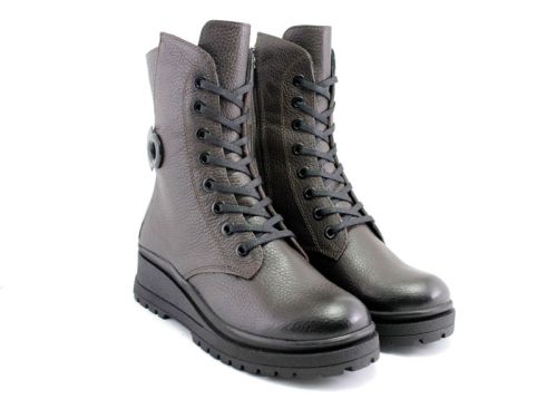 Ghete de damă din piele naturală în maro - model Cynthia.