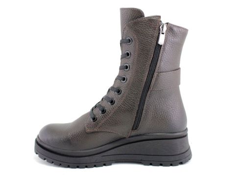 Ghete de damă din piele naturală în maro - model Cynthia.