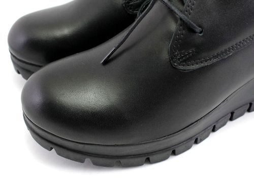 Cizme de damă din piele naturală cu șireturi și fermoar în negru, model Crystaly