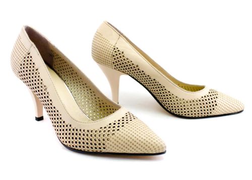 Pantofi elegantă de femei cu perforație în bej, model Betty