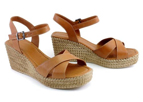 Sandale de dama cu platforma din piele naturala de culoare maro deschis - Model Belinda.