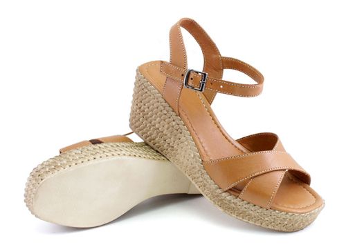 Sandale de dama cu platforma din piele naturala de culoare maro deschis - Model Belinda.