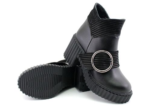 Ghete de damă din piele naturală în negru - model Savina