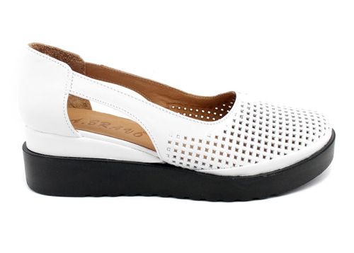 Pantofi de dama deschisi din piele naturala alb, model Elitsa.