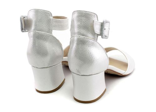Sandale de dama din material eco sclipitor alb - Model Vega