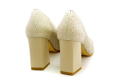 Pantofi formali dama cu perforatie, model Pearls.