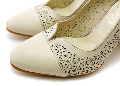 Pantofi formali dama cu perforatie, model Pearls.